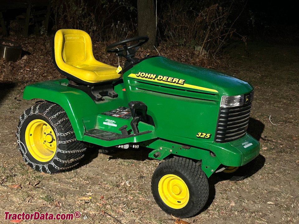 John Deere 325 garden tractor.