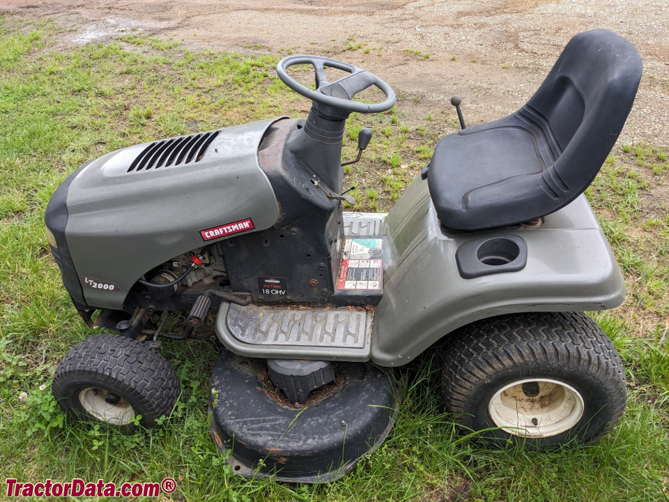 Sears Craftsman 917.287050 lawn tractor.