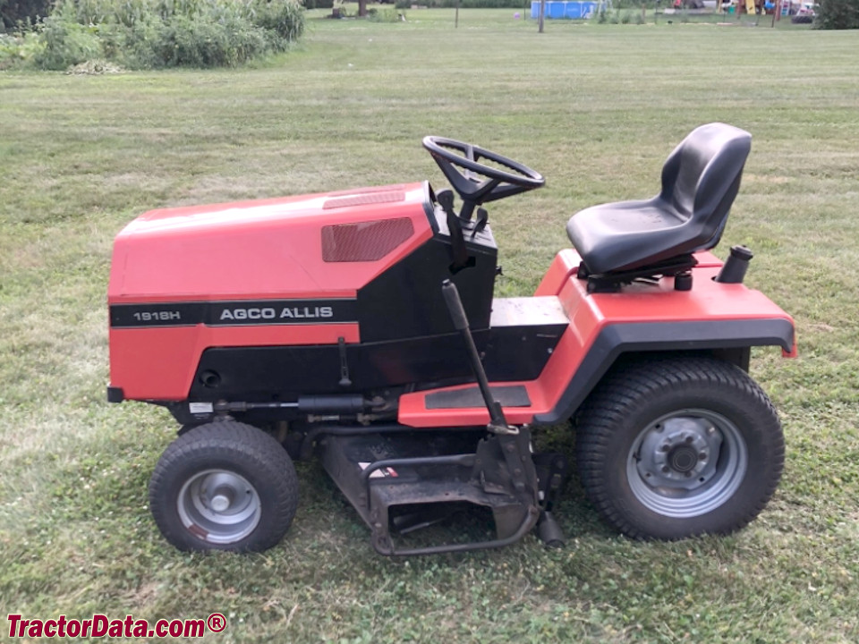 AGCO Allis 1918H garden tractor.