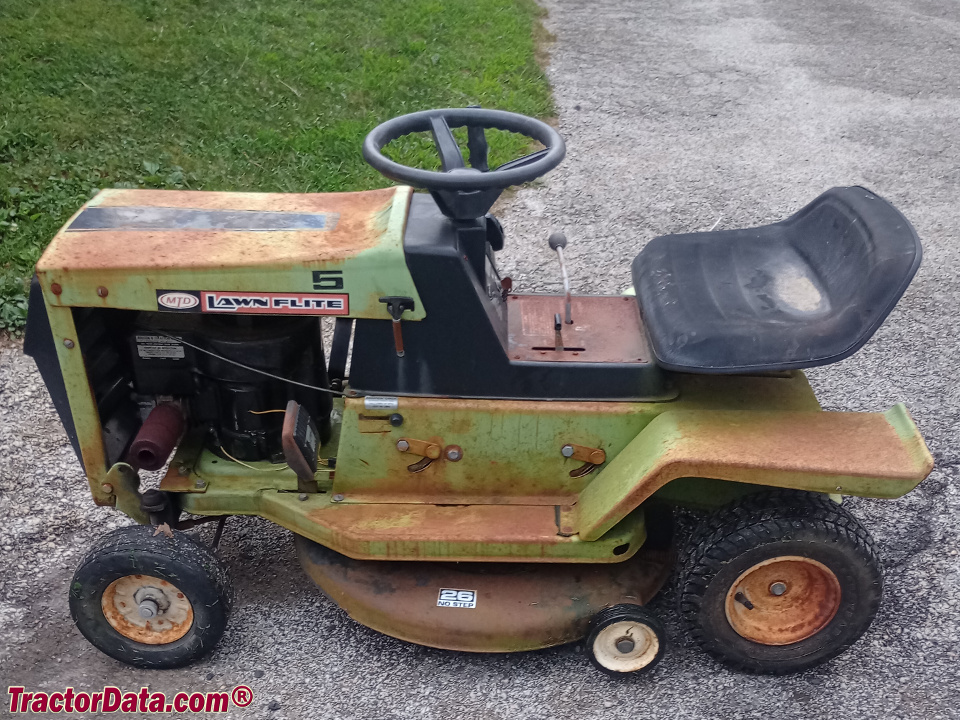 MTD Lawn Flite 134-380A lawn tractor, left side.