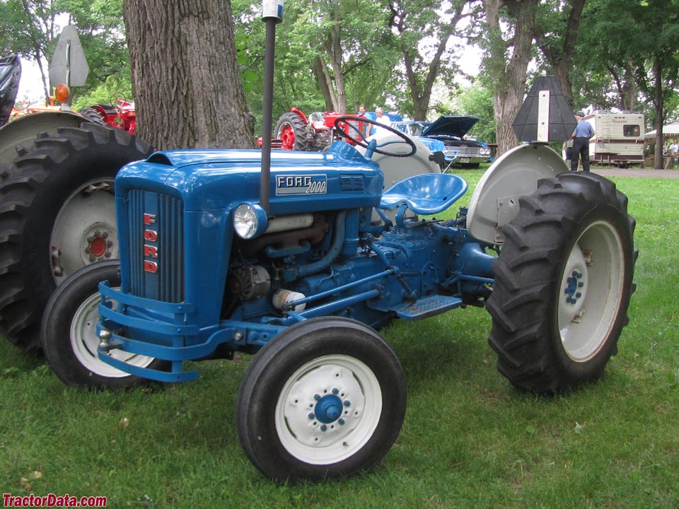 1962 Ford 2000 diesel tractor #9