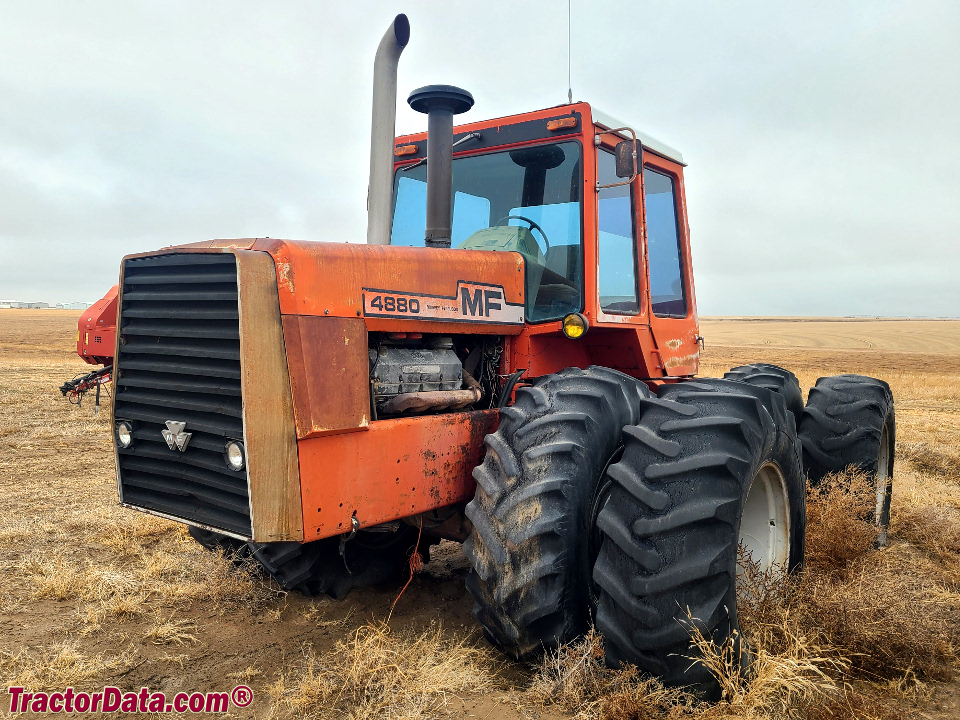 Massey Ferguson 4880, left side.