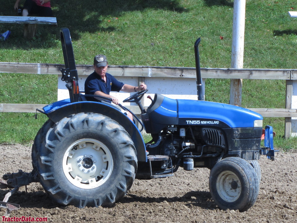 New Holland TN55, right profile