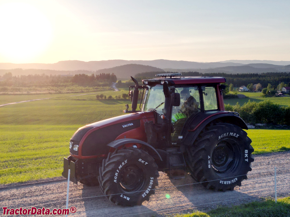 Valtra T191 Advance tractor.