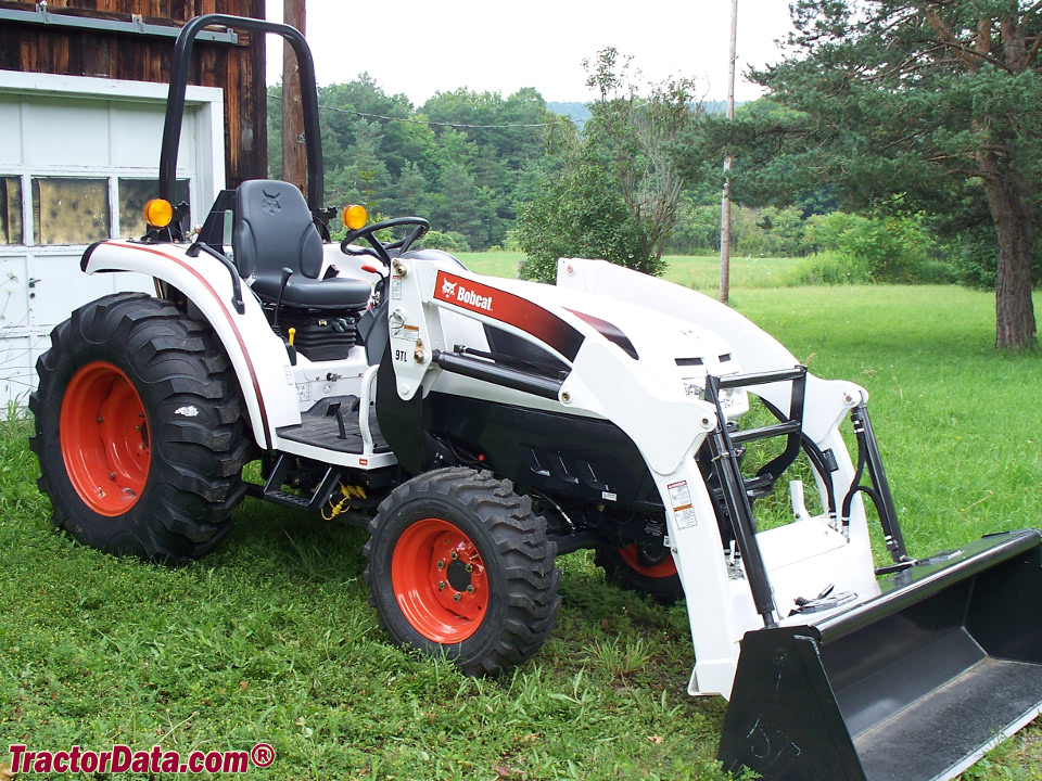 Bobcat CT445 compact tractor with TL9 front-end loader.