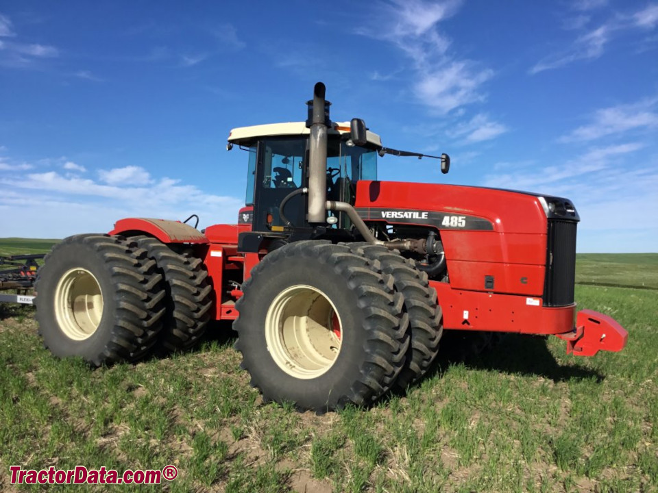 Versatile 485 four-wheel drive tractor, right side.