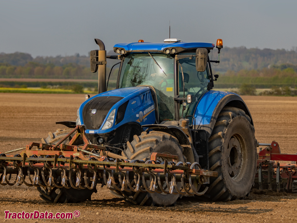 New Holland T7.315 row-crop tractor, front-left view.