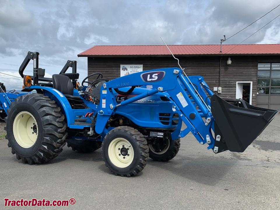 LS MT225E compact utility tractor, right side.